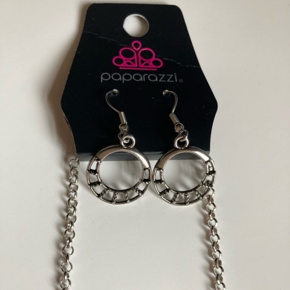 NWT Orange and Silver Necklace - Picture 3 of 12